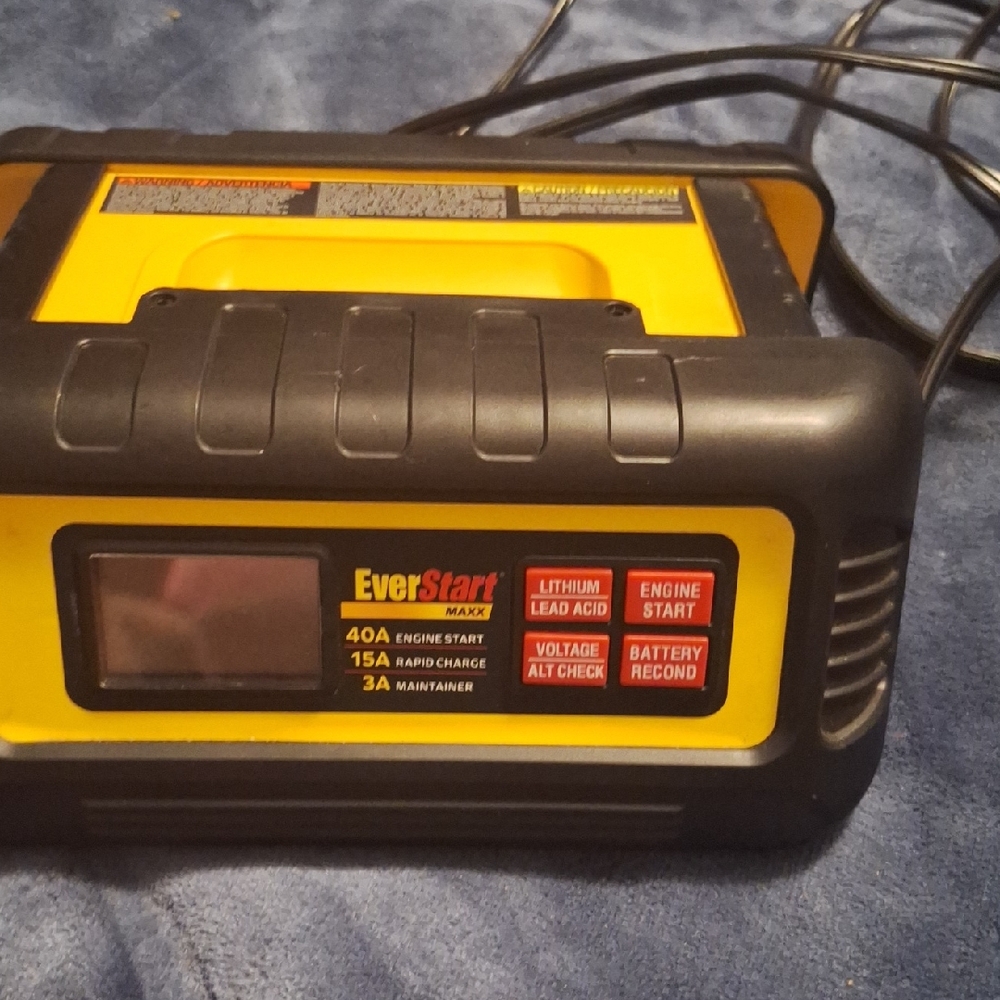 Maxx Black and Yellow Battery Charger Its New Only Used Twice